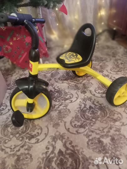 Велосипед трёхколёсный