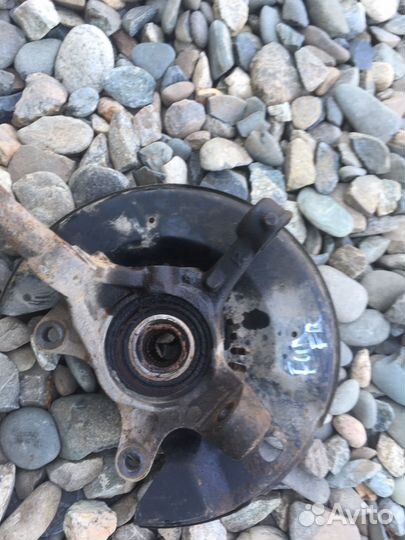 Toyota funcargo кулак поворотный правый