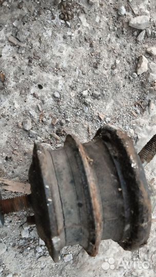 Подушка двс Honda Legend KA7 KA8 C32A