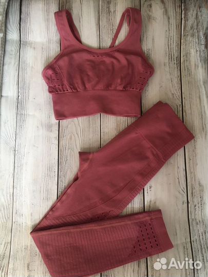 Костюм для фитнеса женский