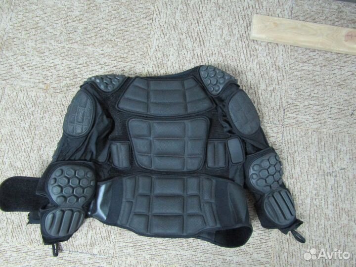 Защитная экипировка для горного катания лыжи\борд