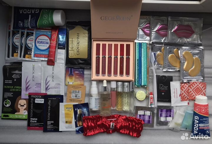 Набор косметики пакетом