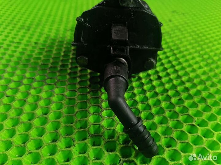 Насос вакуумный Volkswagen Passat