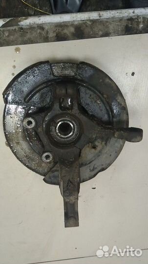 Кулак поворотный левый Renault Logan