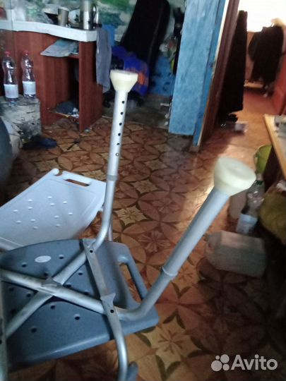 Кресло для пожилых в дущевую