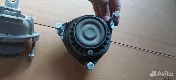 Подушка двигателя BMW F01,F02,F03,F10,E70,E71,N63