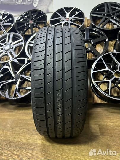 Roadstone N'Fera RU1 275/40 R20 106Y