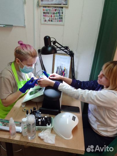 Мастер маникюра