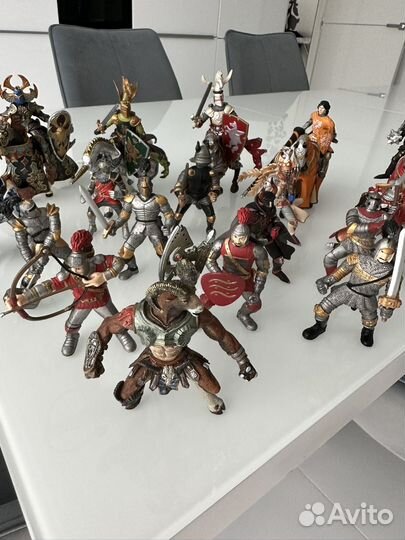 Коллекция фигурок рыцарей и воинов papo