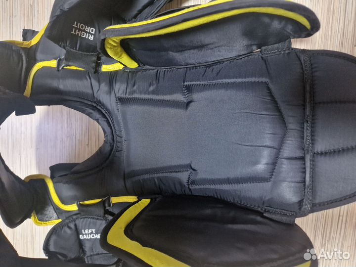 Вратарский нагрудник ccm jr L-XL