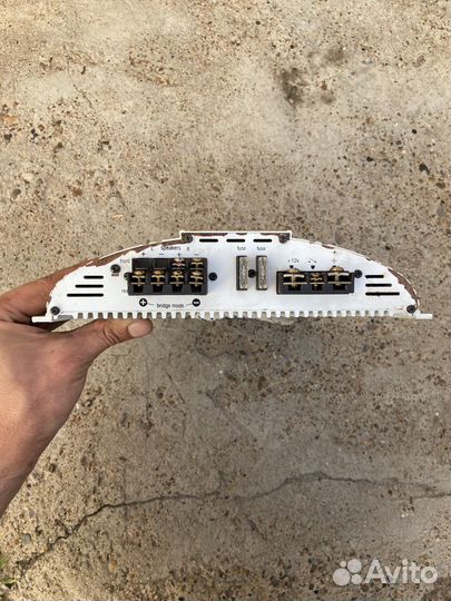 Автомобильный усилитель Blaupunkt GTA-4100