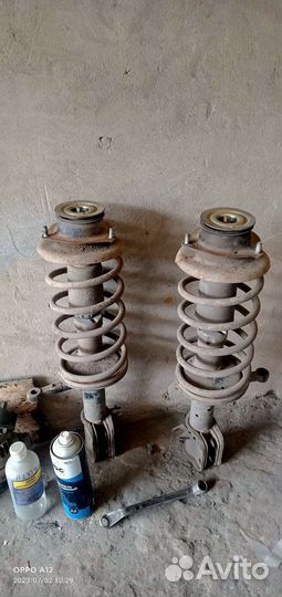 Передние стойки ваз 2114