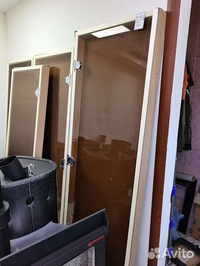 Дверь стеклянная для бани