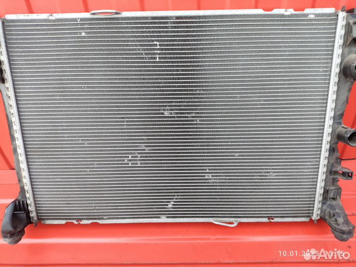 Радиатор основной mercedes w212