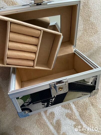 Шкатулка для украшений