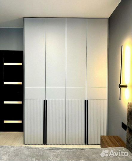 Шкаф распашной