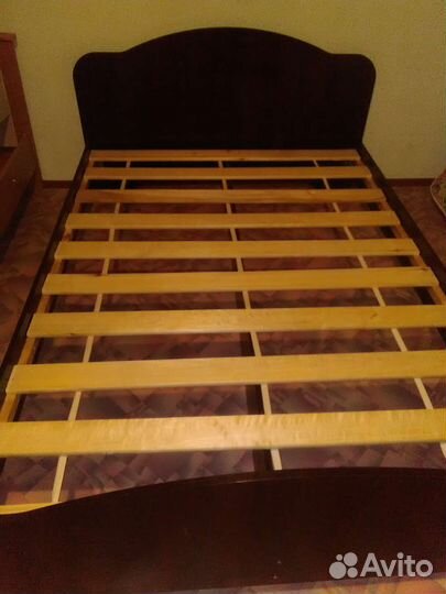 Кровать