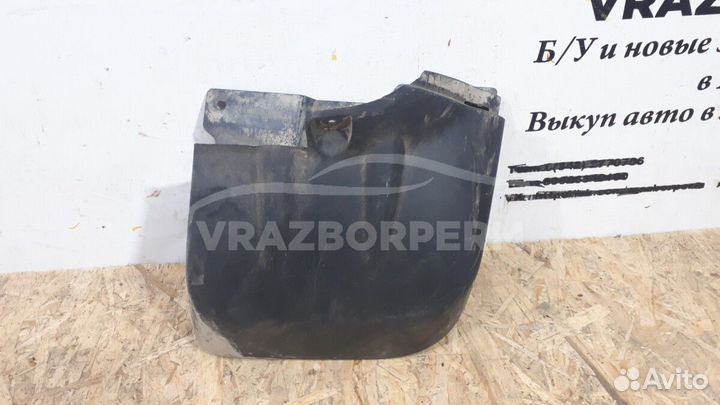 Брызговик задний правый Mitsubishi L200