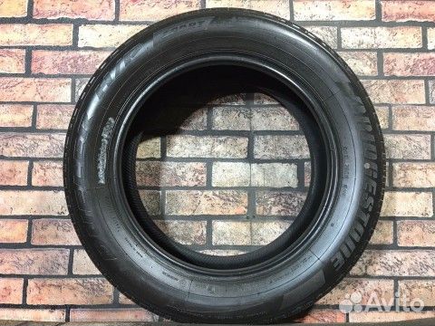 Bridgestone Dueler H/P Sport 215/60 R17