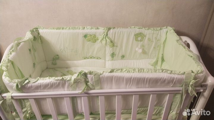 Комплект в кроватку новый