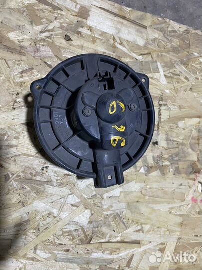 Моторчик печки mazda 626 gf