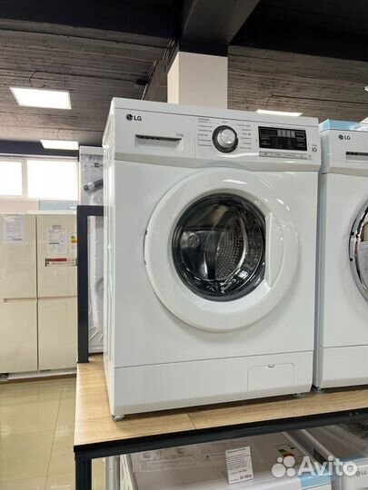 Стиральная машина LG F1096MDS0 белый 5.5кг