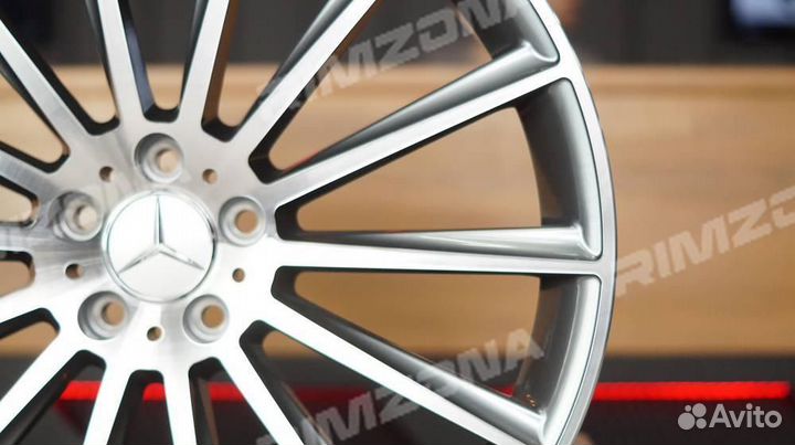 Литой диск в стиле Mercedes R21 5x112