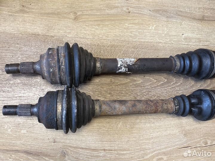 Peugeot 307 левая полуось 1,6