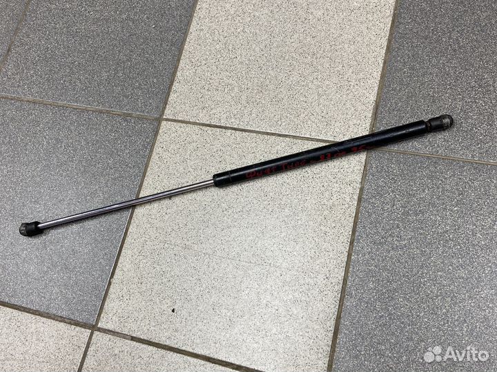 Амортизатор багажника fiat tipo 1987-1995