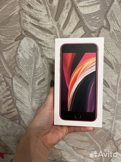 Телефон iPhone se 2020
