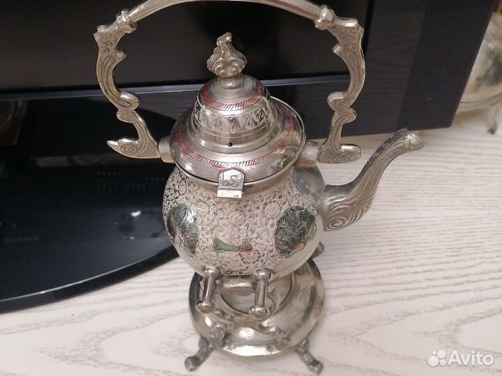 Чайник на подставке