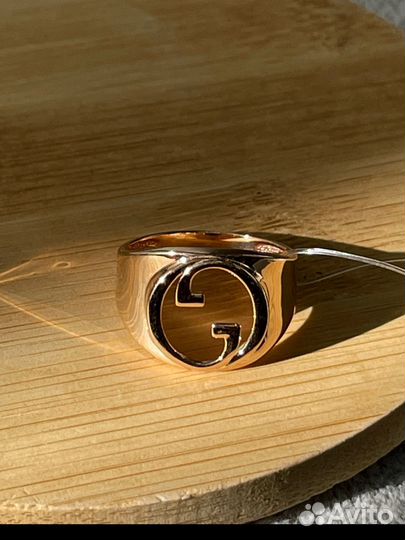 Золотое кольцо Gucci