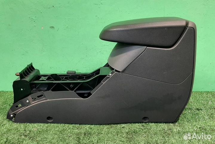 Консоль центральная с подлокотником Ford Kuga CBV