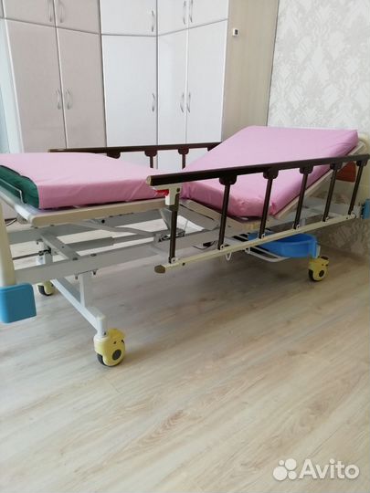 Медицинская кровать для лежачих больных