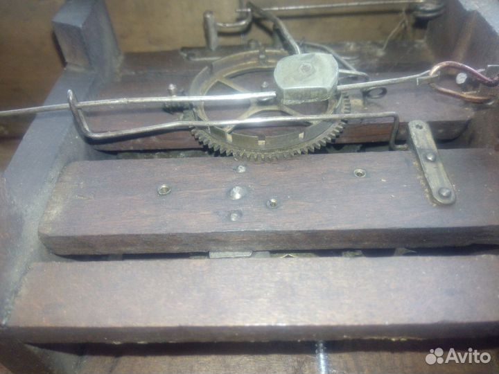 Старинные настенные часы