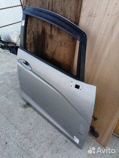 Дверь передняя правая Honda Fit GP5