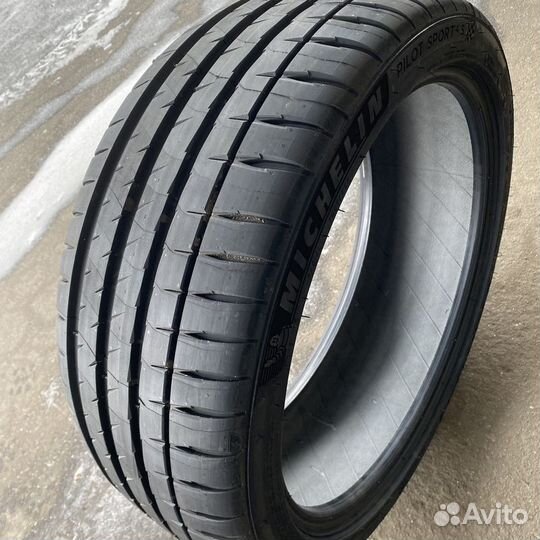 Michelin Pilot Sport 4 S 295/35 R20 105Y