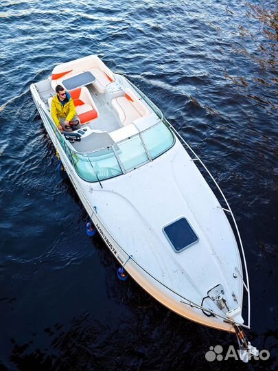 Аренда катера с капитаном по Неве