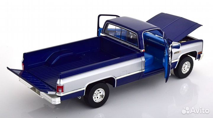 1/18 1984 GMC K-2500 Sierra Grande Greenlight