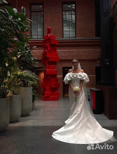 Свадебное платье