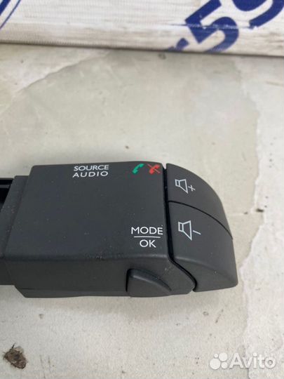 Переключатель подрулевой Renault Captur J5 1.5