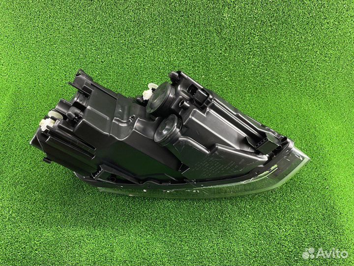 Фара левая Polo 15-20