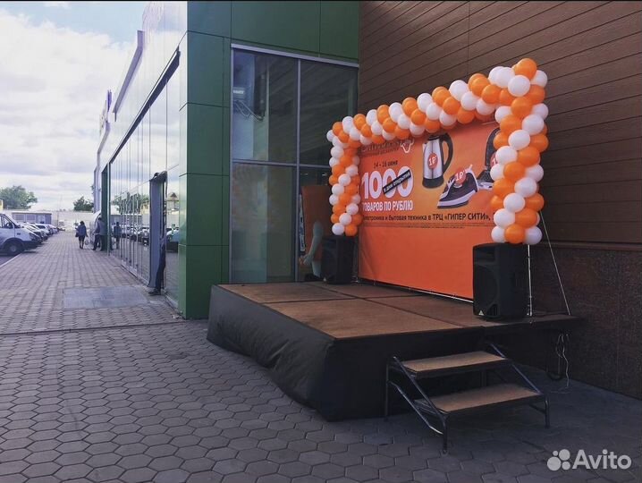 Мобильная складная сцена (подиум) на колесах