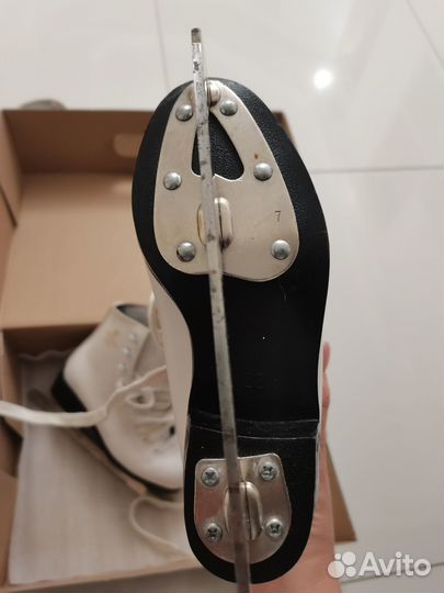 Коньки фигурные