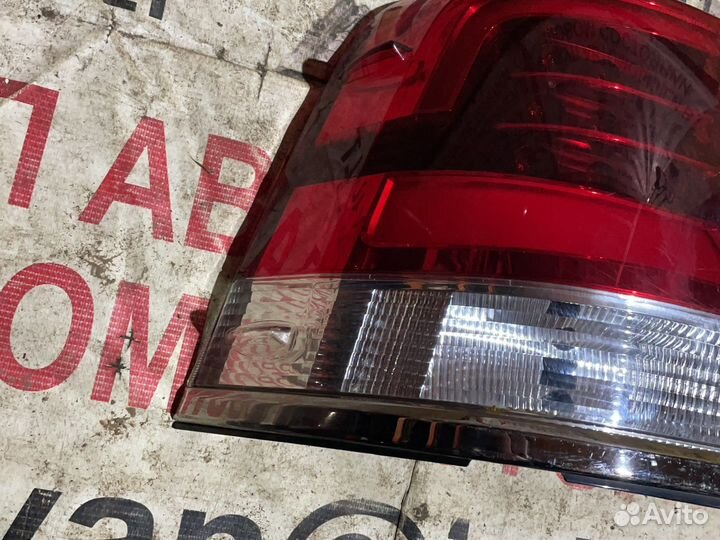 Фонарь задний левый Toyota LC200