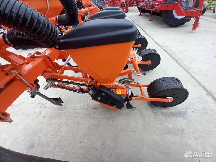 Сеялка Фаворит Весна-8, 2023