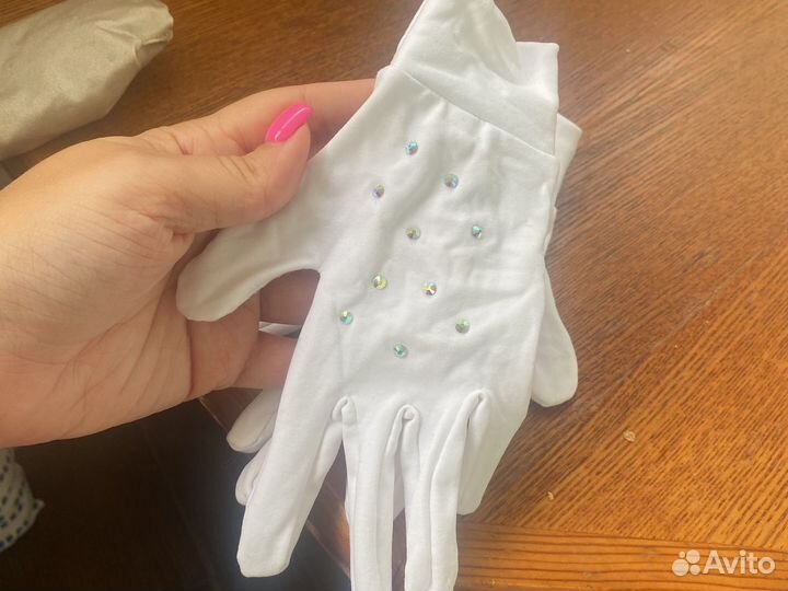 Перчатки для фигурного катания