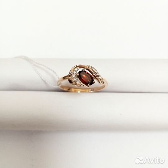 Золотое кольцо с камнем 16,5р