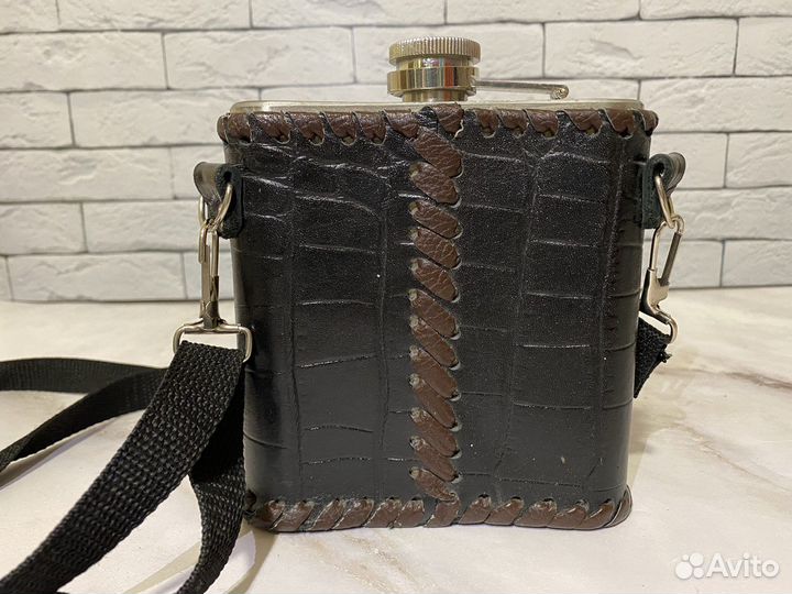 Набор туриста, фляга со складными стаканчиками