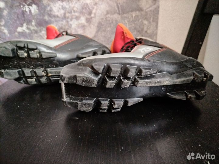 Детские лыжные ботинки и крепления salomon